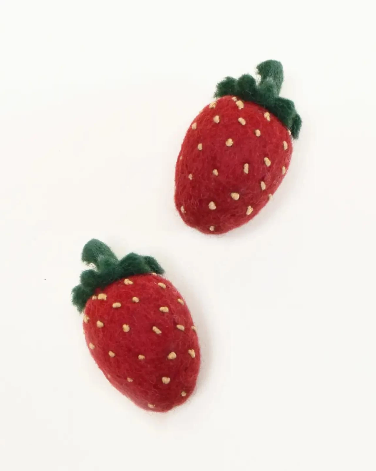 MODERN BEAST Wool Kitty Strawberries - Image 2
