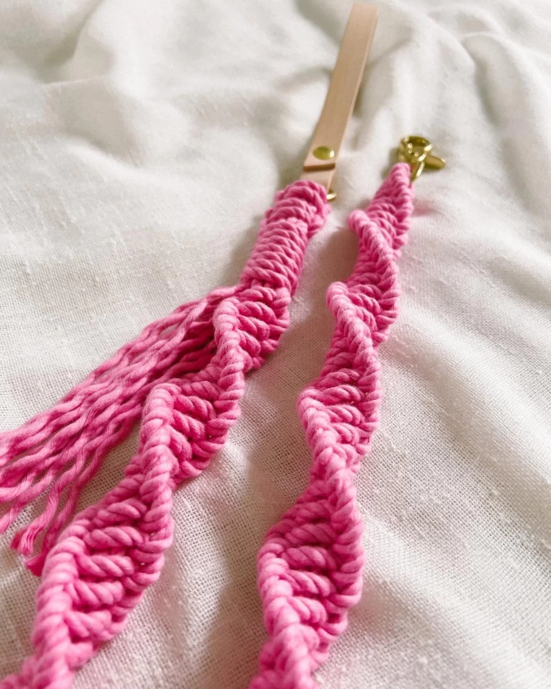 EMBER & IVORY Macrame And Leather Dog Leash In Hot Pink (Made In The USA) - Image 3
