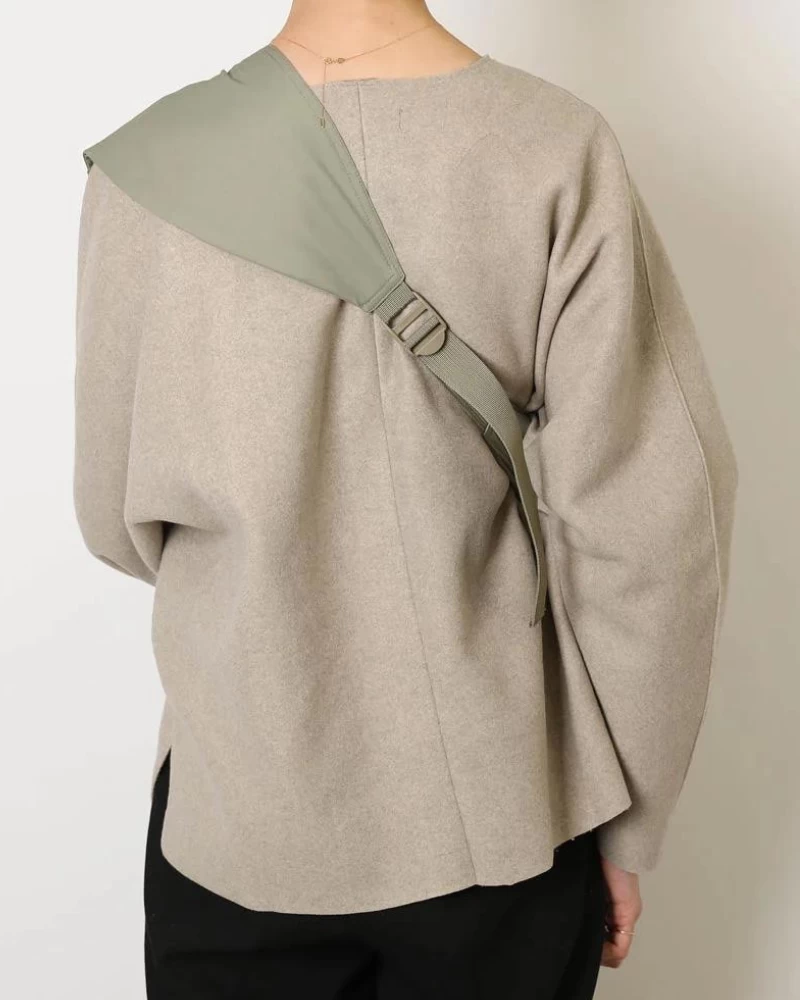 MONCHERI Lightweight Fabric Dog Sling - Image 2