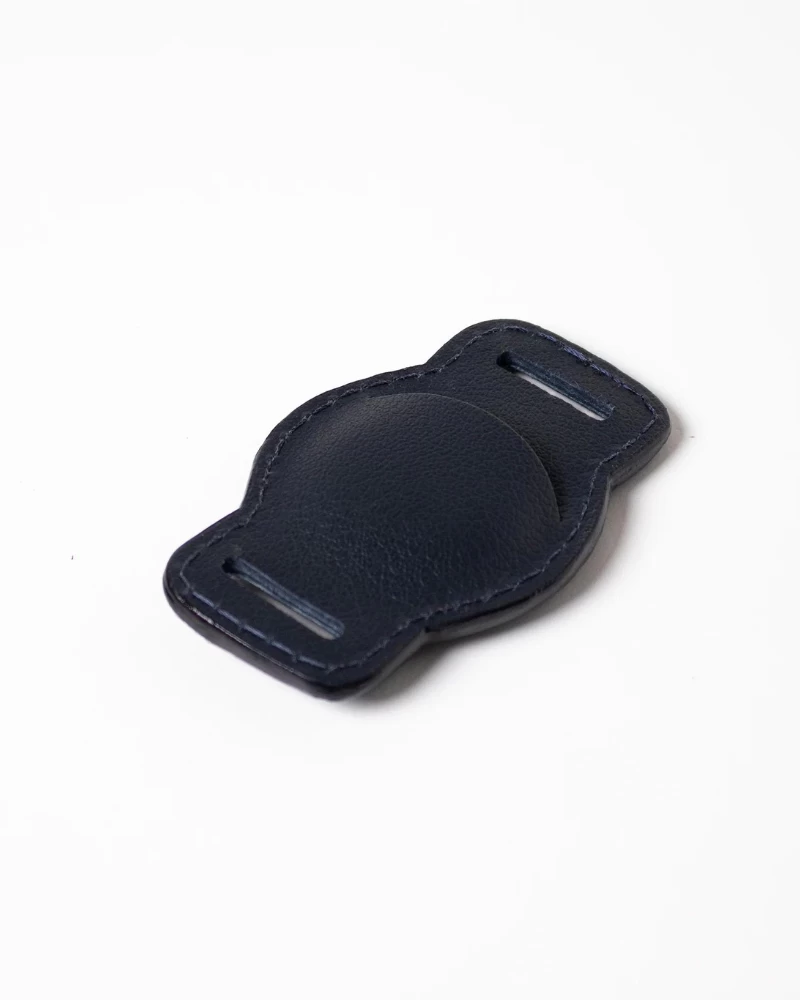 RAMONA FOR YOU Midnight Navy Leather Airtag Holder (Made In Guatemala) - Image 3