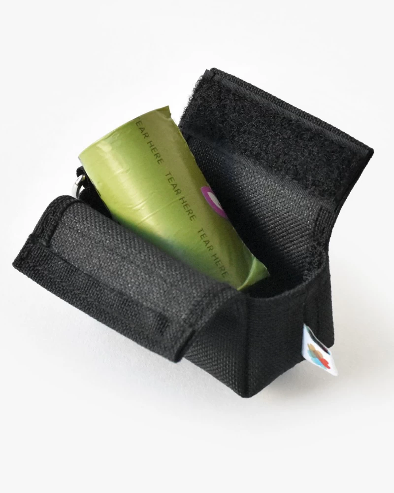 WILDEBEEST Funston Poo-Bag Dispenser In Black - Image 3