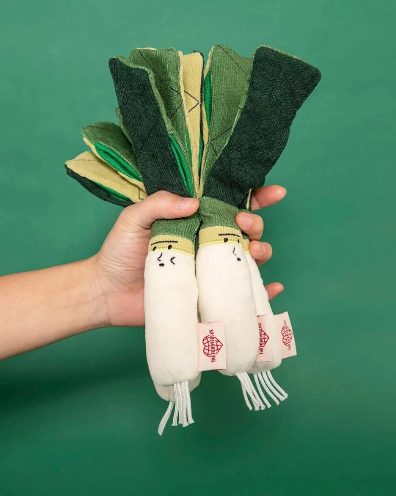 THE FURRY FOLKS Green Onion Nosework Dog Toy - Image 9