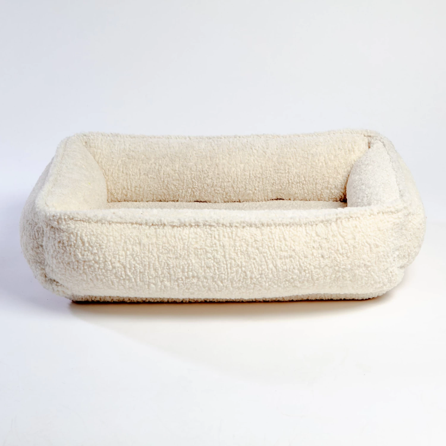 BOWSER'S PET PRODUCTS Urban Lounger In Ivory Sheepskin (Direct-Ship) - Image 3