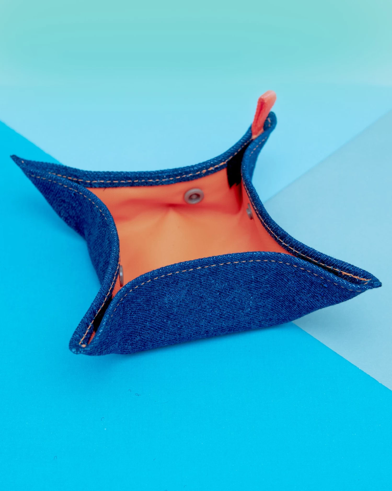 DOG & CO. COLLECTION Bandana Bowl For Dogs - Image 2