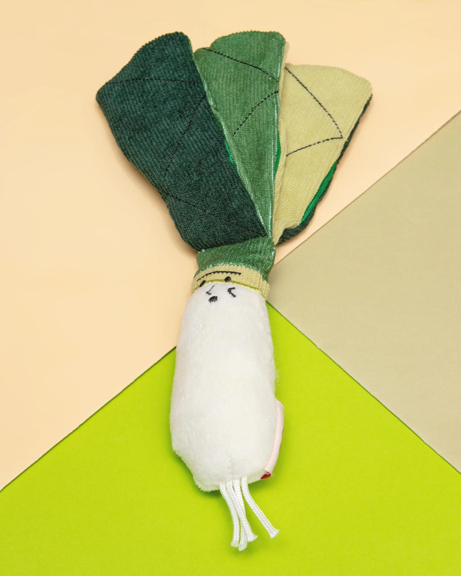 THE FURRY FOLKS Green Onion Nosework Dog Toy - Image 5