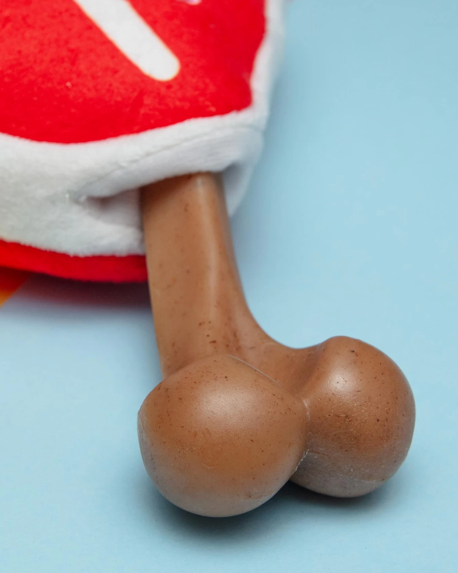 ORIGINAL TERRITORY 2-in-1 T-Bone Chew & Squeak Dog Toy (Bacon Scented) - Image 2