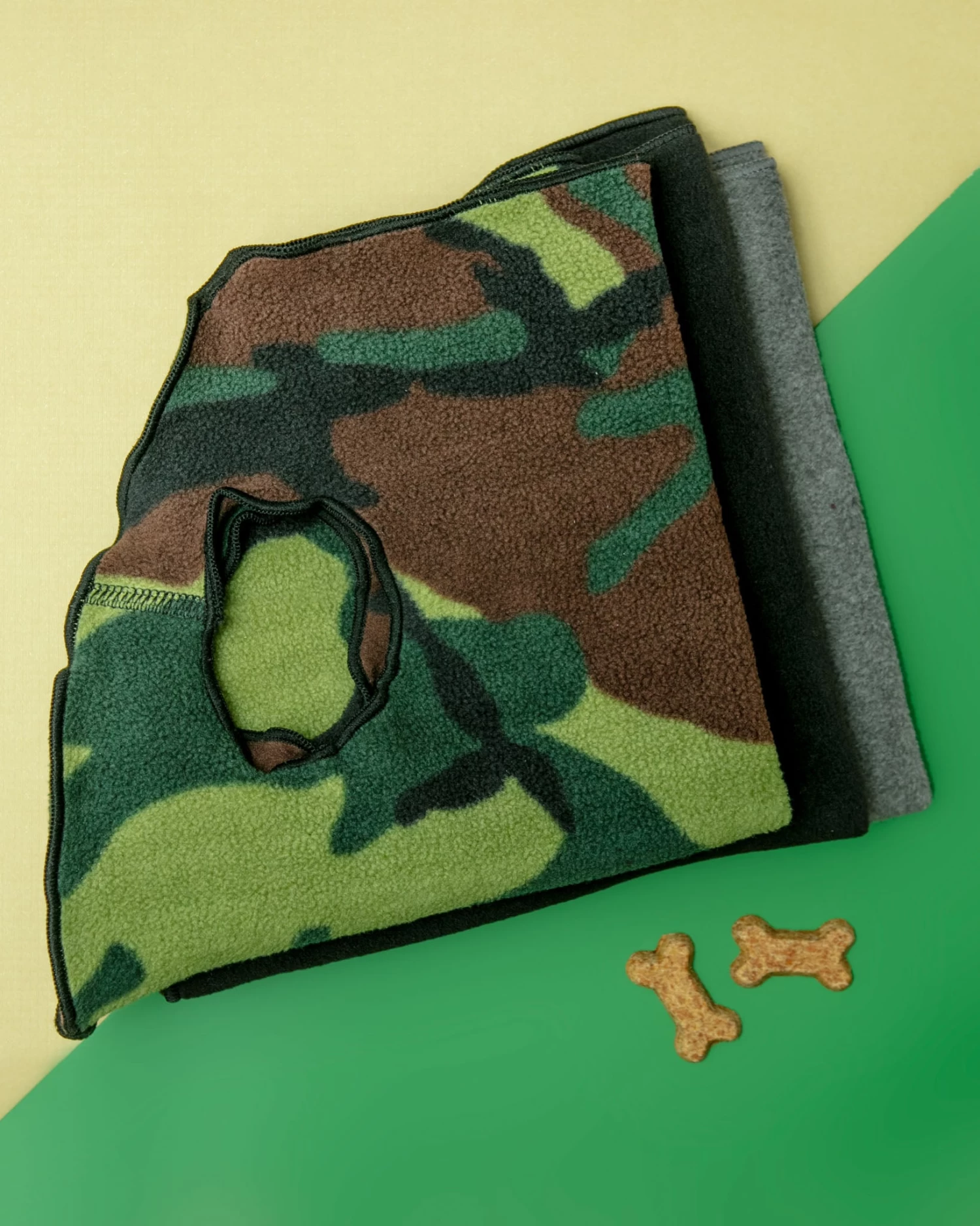 GOLD PAW Stretch Fleece Pullover In Modern Camo Print - Image 2