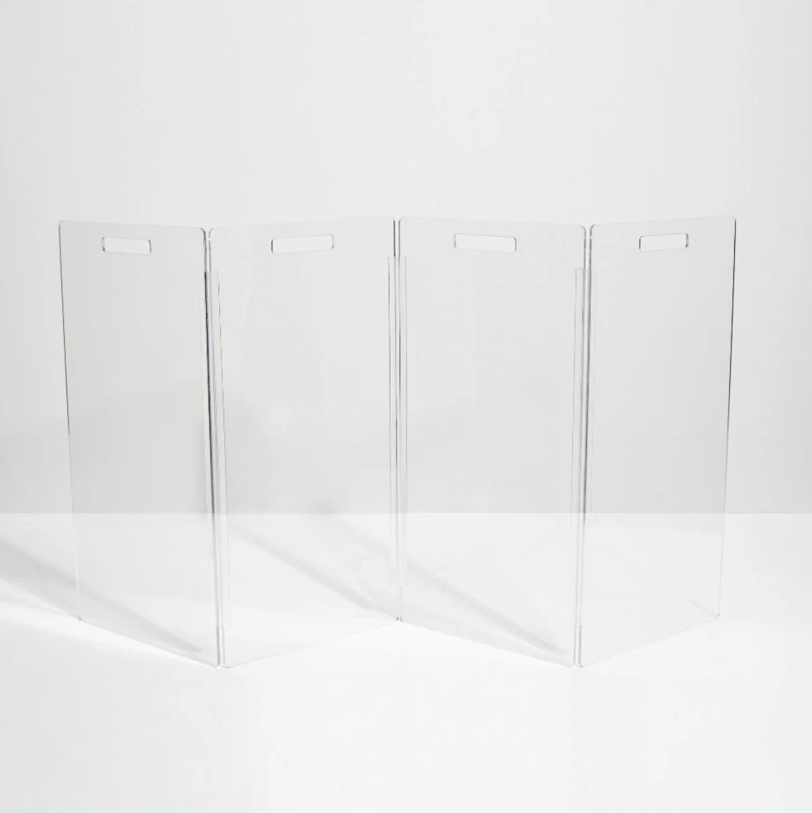 HIDDIN Clear Lucite Freestanding Zig-Zag Pet Gate (Made In The USA) (Direct-Ship) - Image 3